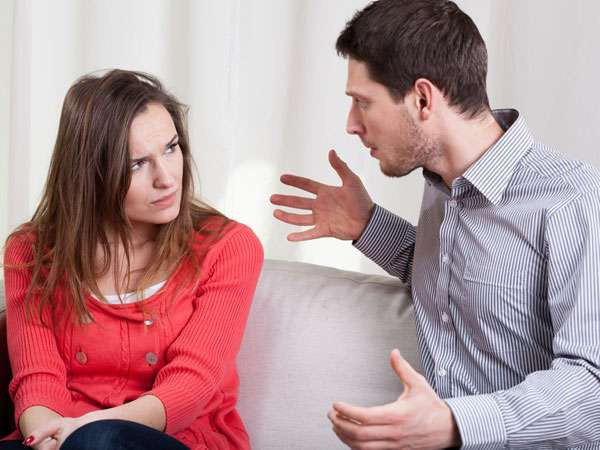 பெண்கள் இந்த 5 ரகசியங்களை எப்போதும் அவங்க கணவரிடமிருந்து மறைப்பார்களாம்...