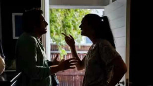 மோசமான நிலையில் இருக்கும் உறவை சரிசெய்வது  எப்படி ? 