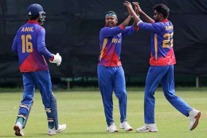 டி20 வரலாற்றில் மூன்றுமுறை சூப்பர் ஓவர்! போராடி வெற்றிபெற்ற அணி