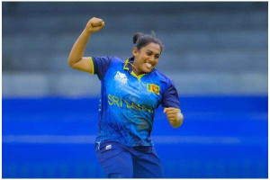 இரண்டாவது போட்டியிலேயே 5 விக்கெட்! மிரட்டிய 19 வயது இலங்கை வீராங்கனை