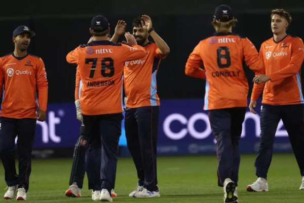 T20 போட்டியில் 2 உலக சாதனை படைத்த ஃபின் ஆலன்