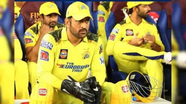 தோனிக்கு முன்புபோல் கால் முட்டி இல்லை…! பயிற்சியாளர் ஸ்டீபன் ஃப்ளெம்மிங்