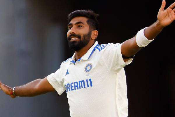 டெஸ்ட் கிரிக்கெட்டில் இருந்து பும்ரா ஓய்வா? அதிர்ச்சி தகவலை கூறிய முன்னாள் வீரர்