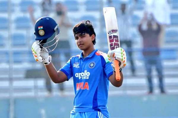 17 ஆண்டு கால உலக சாதனையை முறியடித்த வைபவ் சூர்யவன்ஷி - 433 குவித்த இந்தியா