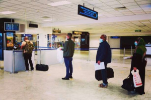 கட்டுநாயக்க விமான நிலையத்தில் மூன்று வர்த்தகர்கள் கைது