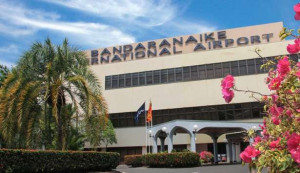 கட்டுநாயக்க விமான நிலையத்தில் பெருந்தொகை பொருட்களுடன் சிக்கிய நபர்