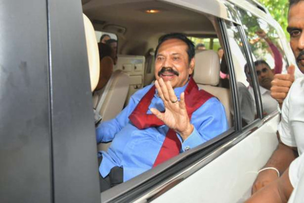 உத்தியோகபூர்வ இல்லத்திலிருந்து வெளியேறினார் மஹிந்த