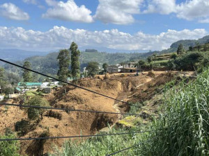 இலங்கையில் பொதுமக்களின் வாழ்க்கையை இயல்பு நிலைக்கு கொண்டுவர முயற்சி