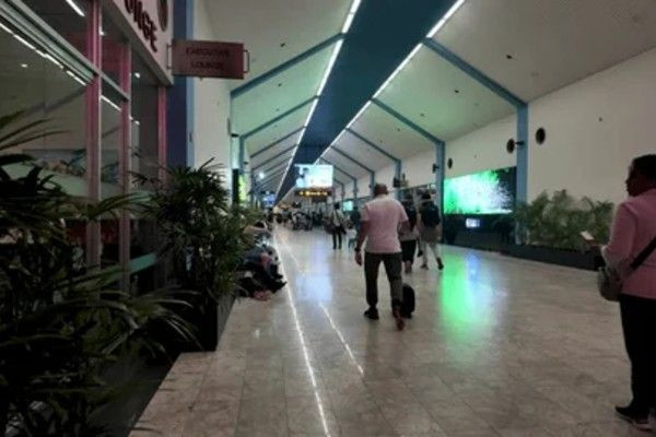 கட்டுநாயக்க விமான நிலையத்தில் நாணயமாற்று கருமபீடங்கள்!