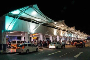 இலங்கை சென்றவர் கட்டுநாயக்க விமான நிலையத்தில் கைது