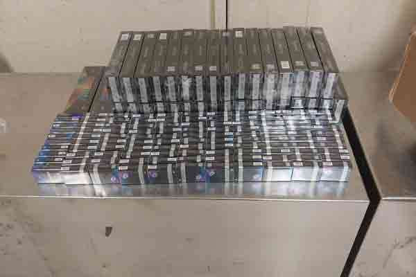 கட்டுநாயக்க விமான நிலையத்திலிருந்து வெளியேற முயன்ற இலங்கை பயணி கைது