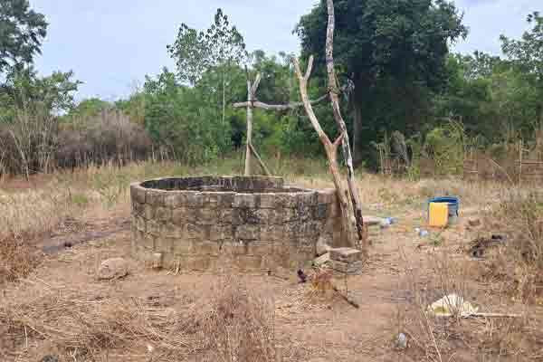 முல்லைத்தீவில் கிணற்றிலிருந்து தாயும் 2 பிள்ளைகளும் சடலங்களாக மீட்பு