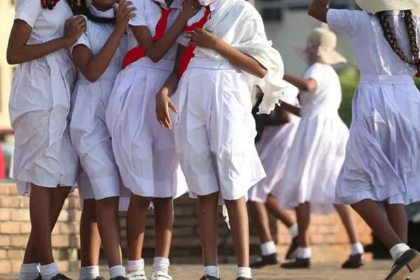 பாடசாலை மாணவிகளிடையே அதிகரிக்கும் கர்ப்பம் - இலங்கையில் ஏற்பட்டுள்ள நிலைமை