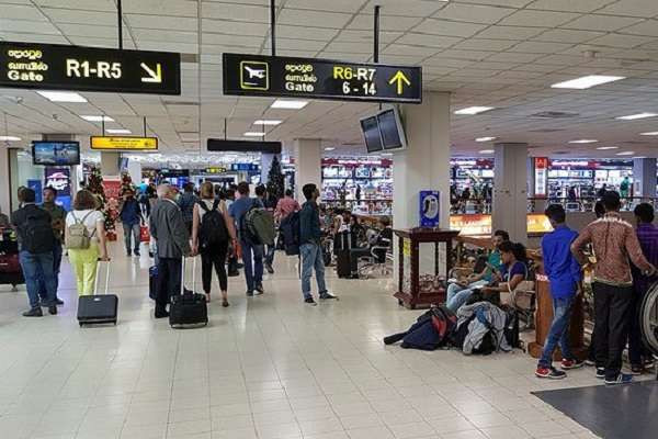 கட்டுநாயக்க விமான நிலையத்தில் சிக்கிய பல கோடி ரூபாய் பெறுமதியான தங்க பிஸ்கட்டுகள்