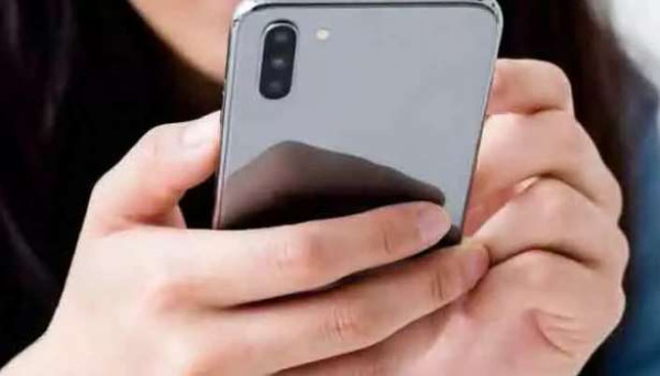 இலங்கையில் பதிவு செய்யப்படாத தொலைபேசிகளுக்கு தடை!