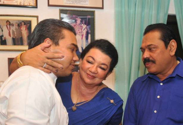 மஹிந்த, நாமல் மற்றும் ஷிரந்தி ஆகியோருக்கு எதிராக முறைப்பாடு