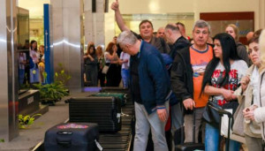 இலங்கையை நோக்கி படையெடுக்கும் வெளிநாட்டு சுற்றுலா பயணிகள்