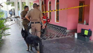 இலங்கையில் குடும்பப் பெண் படுகொலை - இரட்டையரான சகோதரிகள் கைது