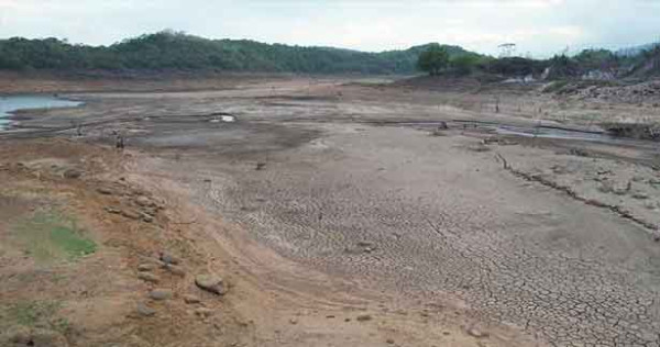 இலங்கையில் ஏற்பட்டுள்ள பாதிப்பு - கடும் நெருக்கடியில் மக்கள்