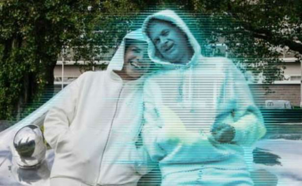 AI ஹாலோகிராமுடன் திருமணம்... உலகில் இதுவே முதல் முறை!