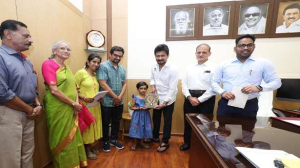 எவரெஸ்ட் சிகரத்தில் 5,364 மீ உயரம் ஏறி சாதனை படைத்த திருநெல்வேலி சிறுமி