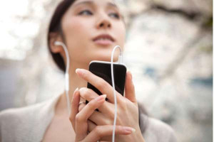 ஹெட்ஃபோன்களால்... காதுகளில் அதிகரிக்கும் பாக்டீரியா...