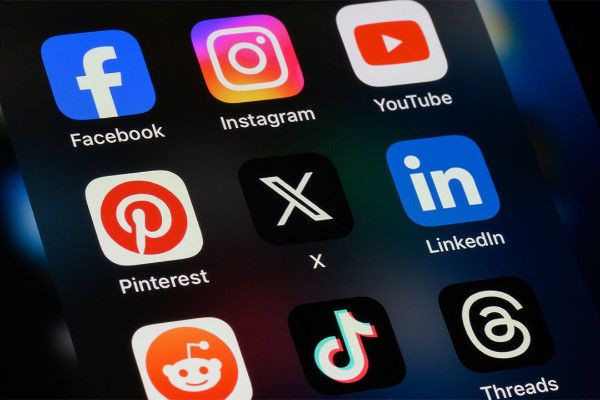  அவுஸ்திரேலியாவில்  சமூகவலைதள கணக்குகள் நீக்கம்