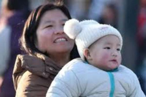 சீனாவில் தொடர்ந்து 4  ஆண்டுகளாக குழந்தைகள் பிறப்பு விகிதம் வீழ்ச்சி