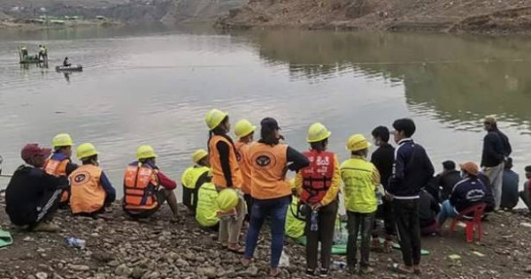 மியன்மாரில் சுரங்கமொன்றில் மண்சரிவு!  30 பேர் மாயம்