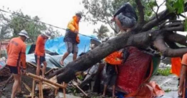 பிலிப்பைன்ஸில் டோக்சுரி புயல் -இருவர் பலி