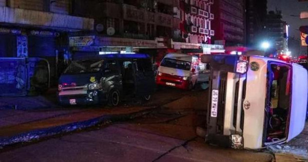 தென்னாப்பிரிக்க நாடொன்றில் கோர விபத்து!