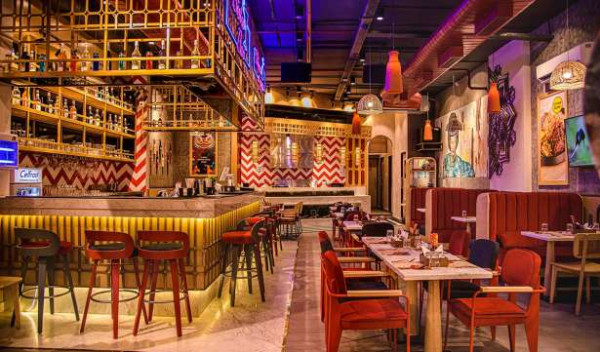 இரண்டாம் உலக போர் பதுங்கு குழியின் அடியில் ஹோட்டல்