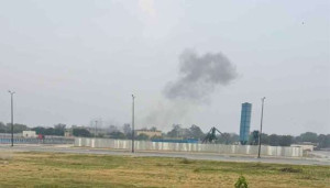 இந்தியா-பாகிஸ்தான் இடையே போர் பதற்றம் - லாகூர் விமான நிலையம் அருகில் குண்டு வெடிப்பு