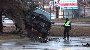 வோகனில் மூன்று வாகனங்கள் மோதி விபத்து