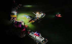 சீனாவில் திடீர் சூறாவளி - 10 பேர் பலி!