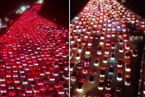 சீன நெடுஞ்சாலையில் நிரம்பி வழிந்த கார்கள்