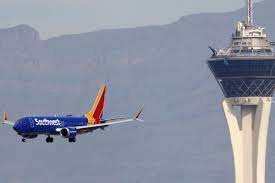 விமானத்துடன் நேருக்கு நேர் ஏற்படும் மோதலை தவிர்க்கும் விதமாக 300 அடி கீழ் நோக்கி பாய்ந்த விமானம்!