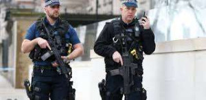 பிரித்தானியாவில் 3 ரஷ்ய உளவாளிகள் கைது