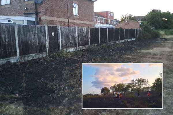 கிழக்கு லண்டனில் பரவும் காட்டுத்தீ - அணைக்க போராடும் வீரர்கள்!