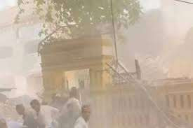 தொழுகையின் போது மண்ணில் புதைந்து 700 இஸ்லாமியர்கள் உயிரிழப்பு