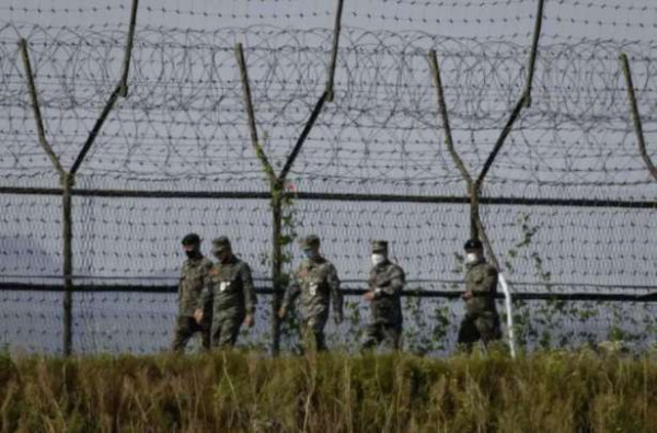 வடகொரியா - தென்கொரியா எல்லையில்  துப்பாக்கிச் சூடு