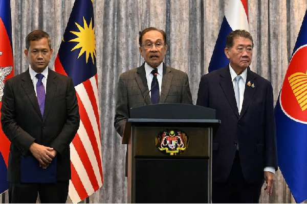 தாய்லாந்தும் கம்போடியாவும் யுத்தநிறுத்தம்