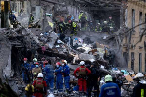 ரஷ்யா மீது உக்ரைன் டிரோன் தாக்குதல் - 9 பேர் பலி