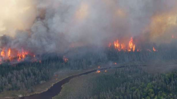 கனடாவின் காட்டுத் தீ  அவசர நிலை அறிவிப்பு