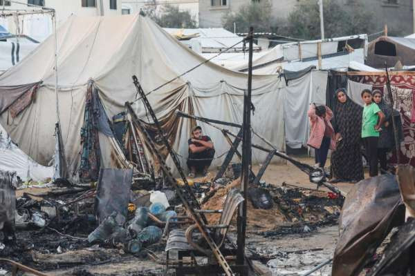   இஸ்ரேல் நடத்திய தாக்குதல் - கூடாரத்தோடு எரிந்து பலியான பாலஸ்தீன மக்கள்