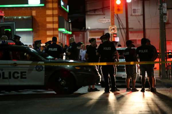 டொராண்டோவில் இளைஞர் மீது துப்பாக்கிச் சூடு