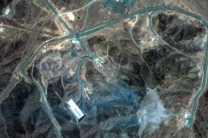 ஈரானில் நிலத்தடி அணு நிலையத்தை சீரமைக்கும் பணி தீவிரம்