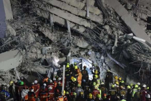 மியன்மார் நிலநடுக்கும் - இடிபாடுகளிற்குள் இருந்து மற்றுமொரு பெண் உயிருடன் மீட்பு