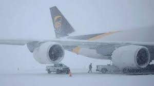 குளிர் காலநிலையால் அமெரிக்காவில் விமான சேவைகள் பாதிப்பு