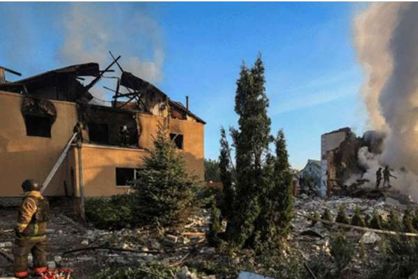 உக்ரைன் மீது ரஷ்யா மிகப்பரந்த டிரோன் தாக்குதல்: கடுமையான தடைகளுக்கு ஜெலென்ஸ்கி அழைப்பு...!